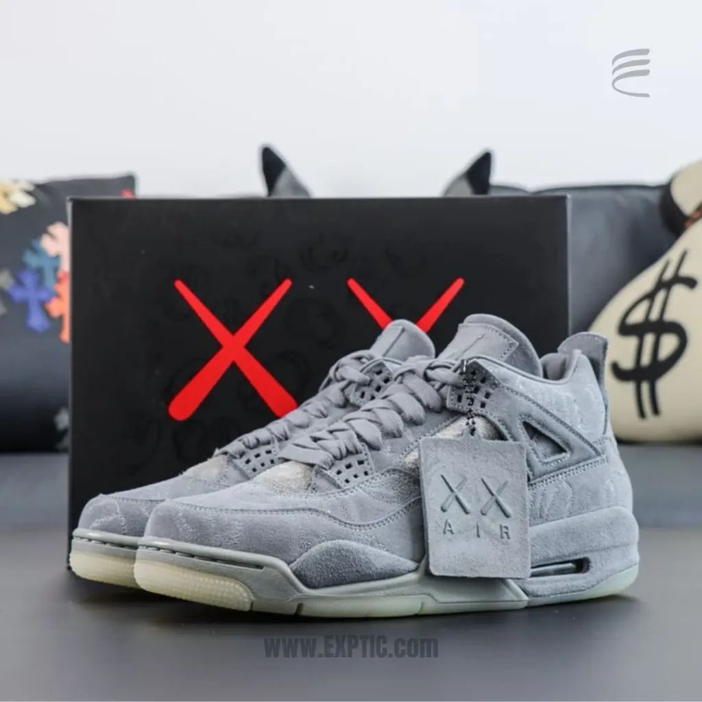 Air Jordan 4 Kaws