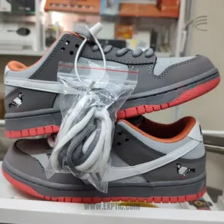 SB Dunk Low Staple Pegion