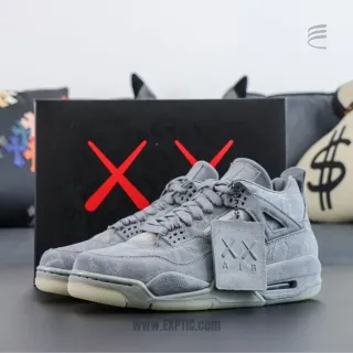 Air Jordan 4 Kaws