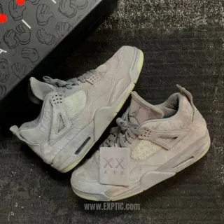 Air Jordan 4 Kaws
