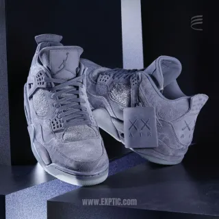 Air Jordan 4 Kaws