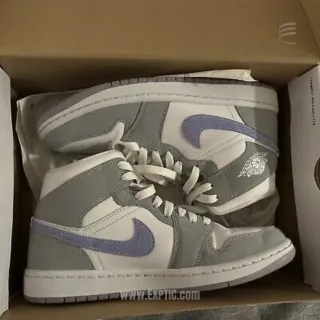 Air Jordan 1 Wolf Grey