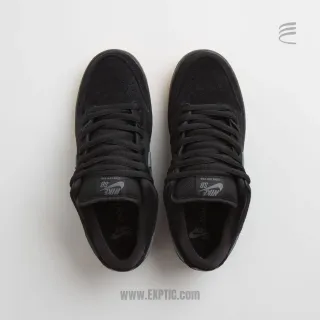 Dunk Low SP Undefeated 5 on it Black