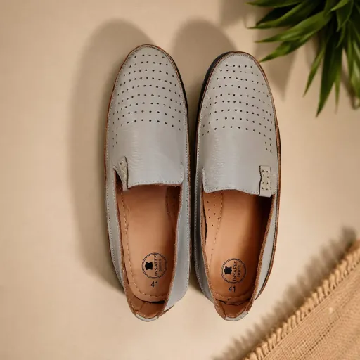 Off White Loafer