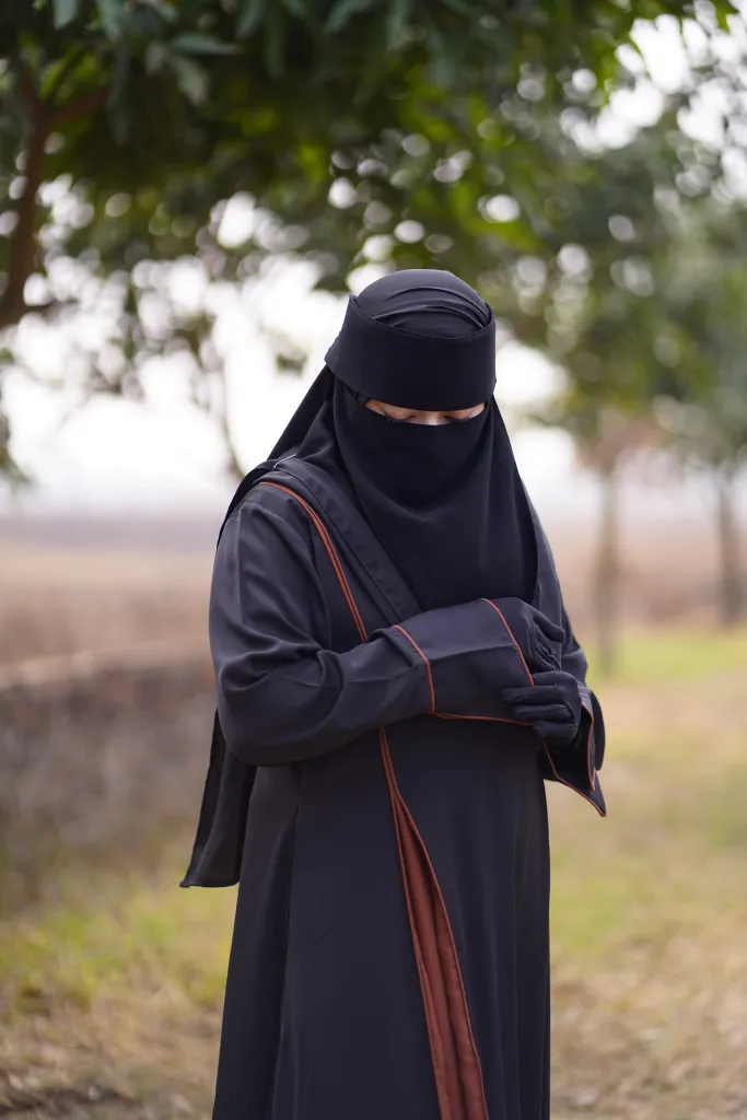 Premium Abaya "Ruqayyah Luxe"
