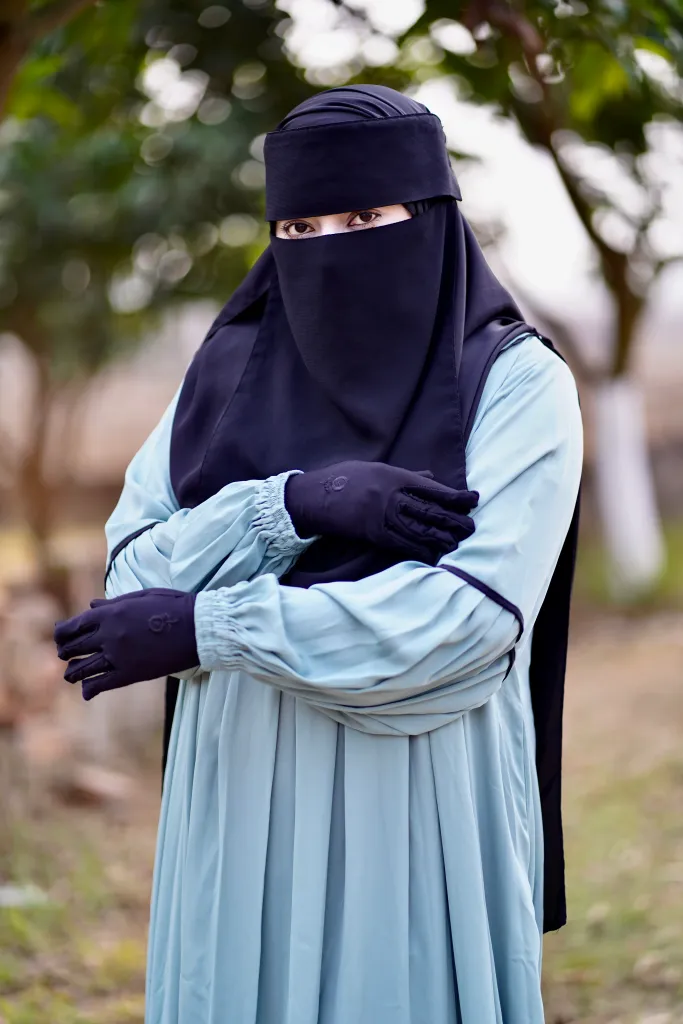 Premium Abaya "Najma Noir"