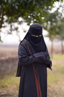 Premium Abaya "Ruqayyah Luxe"