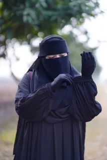 Premium Abaya "Najma Noir"