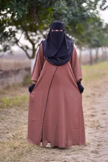 Premium Abaya "Noor Al-Haya"