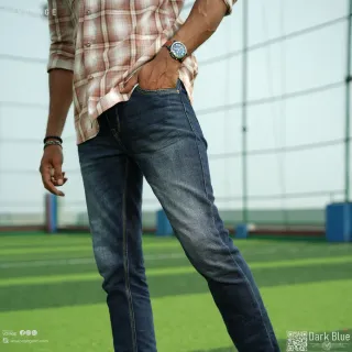 Skinny dark blue jeans